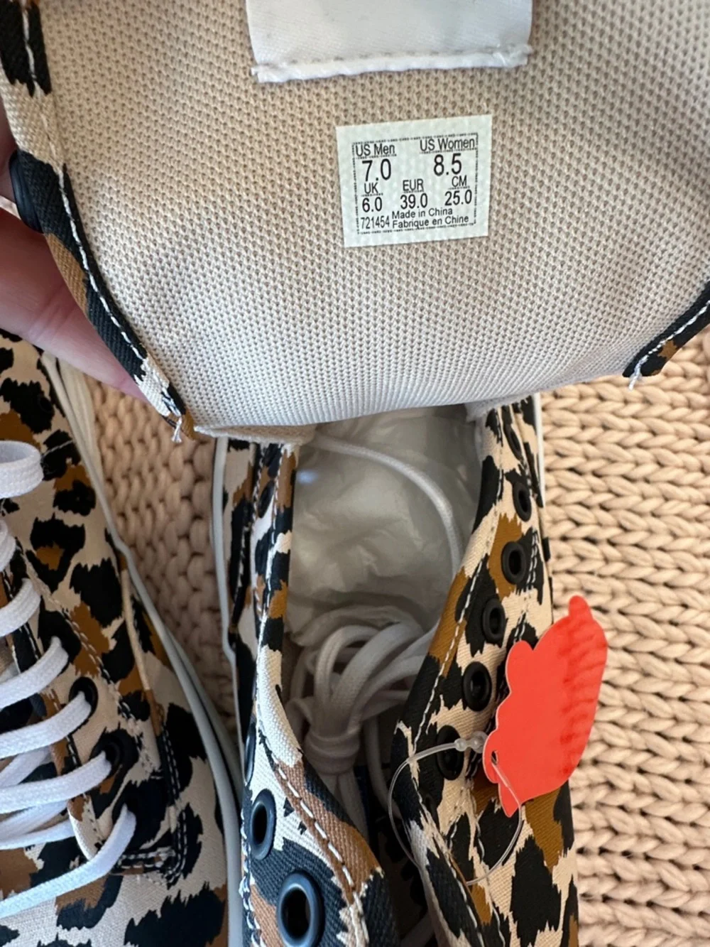 Vans leopard high top sentry WC shoes women’s size 8.5 new in the box - Picture 4 of 8